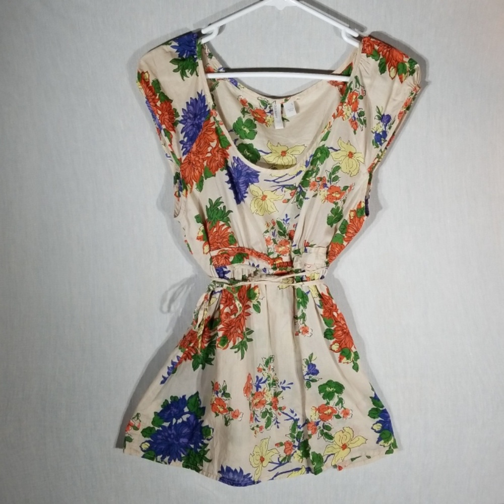 "Vintage" Floral Sleeveless Peplum Top B67